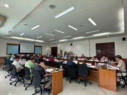 ประชุมคณะกรรมการร่างแผน